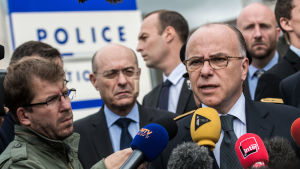 Frankrikes inrikesminister Bernard Cazeneuve talade till medier den 14 juni efter att ha besökt polisstationen där den mördade polisen jobbade. Enligt inrikesminister Bernard Cazeneuve har omkring 20 moskéer stängts