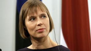 Estlands president Kersti Kaljulaid bad sin finländske kollega framföra ursäkten. Estlands president Kersti Kaljulaid