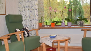 Ann-Sofi Storbacka tar emot i det här rummet. Rum vid familjerådgivningscentralen i Pojo