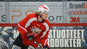 Robin Salo har gjort sex poäng på 15 matcher. Robin Salo spelar back i Vasalaget Sport i ligan.
