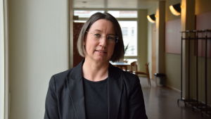 Lektor Pia Polsa kommer hålla en lektion i hur asylsökande kan använda sina kunskaper för att starta företag i framtiden. Pia Polsa på Svenska handelshögskolan.