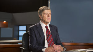 Robert Redford är en av de stjärnor som klarat sig bra både bakom och framför kameran. Här i Truth. Robert Redford som nyhetsankaret Dan Rather i filmen Truth