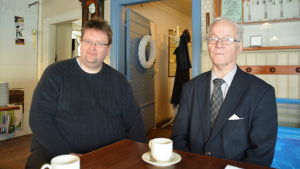 Arne Tasa och Kurt Askolin vill bevara Trä-Anttila. Arne Tasa och Kurt Askolin från Lojosamfundet.