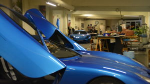 I den här lilla studion har en ny stor uppfinning utvecklats och Toroidion skapats. I bakgrunden syns den virtuella arbetsdelen med datorer och kontor. Här i Pojo har den första konceptbilen Toroidion skapats.