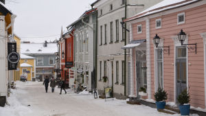 Illbyföretaget uppskattar att man ligger nära Gamla stan i Borgå, som lockar många turister. Vinter i Borgå gamla stad