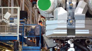 Wärtsilä är ett företag som kan få det tufft i att återhämta sig efter krisen, tror Timo Lindholm på Finnvera. Det beror på att Wärtsilä exporterar så kallade investeringsvaror, vilket kommer att vara en av de sista bransherna att återhämta sig. Arbetare i fabriken i Wärtsilä i Vasa