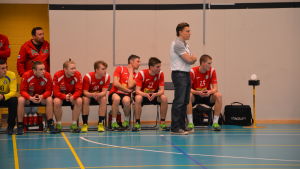 Piffens tränare Toni Kallio fick återigen se sitt lag förlora. Pargas IF mot Åbo IFK i herrarnas FM-liga i handboll, 4 februari 2017.
