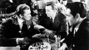 Whit Sterling (Kirk Douglas), Jeff Bailey (Robert Mitchum), Jim (Richard Webb) film noir -elokuvassa Varjot menneisyydestä (1947).
