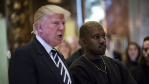 Donald Trump träffade artisten Kanye West i Trump Tower den 13 december 2016. Donald Trump träffade artisten Kanye West i Trump Tower den 13 december 2016.