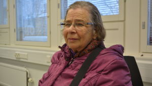 Leila Degerman prenumererar på Östnyland för att hålla koll på vad folk pratar om på stan. Leila Degerman