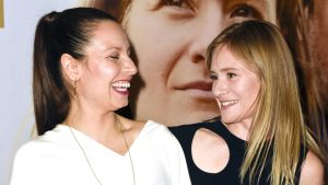 Anne Zohra Berrached och Julia Jentsch firar filmens premiärkväll i Tyskland. Premiärkväll för 24 veckor i Tyskland.