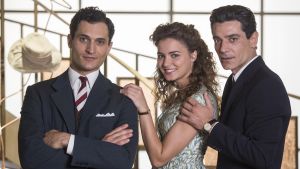 Damernas paradis i Milano fortsätter tisdag till torsdag klockan 20 med nya avsnitt på Yle Teema. Vittorio (Alessandro Tersigni), Teresa (Giusy Buscemi) ja Pietro Mori (Giuseppe Zeno)