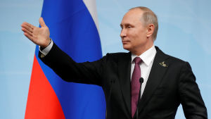 President Vladmir Putin har hyllats i rysk tv på sin 65-årsdag Vladimir Putin vid G20-mötet i Hamburg