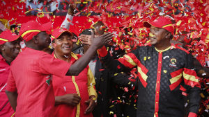President Uhuru Kenyatta firade sin valseger alltför tidigt efter det omstridda presidentvalet den 8 augusti President Uhuru Kenyatta hoppas få förnyat förtroende för sig och sitt Jubilee-parti