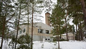 Glosholm gamla sjöbevakningsstation säljs genom sluten budgivning. glosholm sjöbevakningsstation