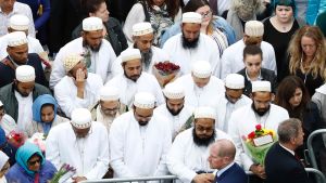 Representanter för flera muslimska samfund deltog också i måndagens minnesstund i London. Representanter för flera muslimska samfund deltog också i måndagens minnesstund i London.