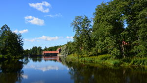 Svartån som rinner genom Billnäs bruk klassas som naturskyddsområde. Svartån i Billnäs.
