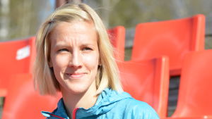 SFI-föreningarnas idrottare representerar Finland i hälften (9/18) av de individuella damgrenarna. Bland annat dubblerar Vasa IS Camilla Richardsson på 3000 meter hinder och 5000 meter. Camilla Richardsson på Karlsplan i Vasa.