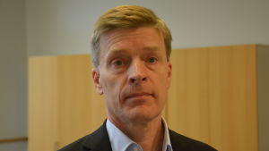 Professor Kim Wikström tror att tullar är ett större hot än trender om man ser till Nystads bilfabrik. Professor Kim Wikström.