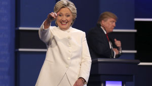 Hillary Clinton pikade Trump för att han eventuellt inte betalat skatt. Tredje och sista tv-debatten Clinton-Trump.