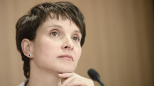 Frauke Petry. AfD:s partiledare Frauke Petry under en presskonferens i mars 2017 i Berlin.