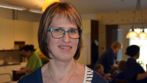 Christel Lagerroos-Bäckman är vårdhemschef. En porträttbild av Christel Lagerroos-Bäckman.
