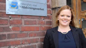 Jenni Tirronen är specialplanerare på Utbildningsverket. Specialplanerare för eftermiddagsverksamheten vid Utbildningsverket