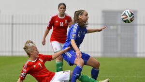 Nora Heroum håller till vardags till i AC Milan. Nora Heroum i elden mot Ungern 2014.