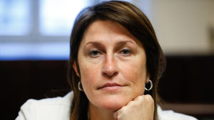 Belgiens transportminister Jacqueline Galant tvingas avgå efter uppgifter om att hon ljög om en EU-rapport som var kritisk mot säkerheten på flgyplatsen i Bryssel Belgiens transportminister Jacqueline Galant tvingas avgå efter uppgifter om att hon ljög om en EU-rapport som var kritisk mot säkerheten på flgyplatsen i Bryssel
