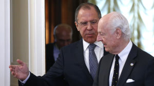 Utrikesminister Sergej Lavrov och FN:s specialsändebud Staffan de Mistura i Moskva på tisdagen Utrikesminister Sergej Lavrov och FN:s specialsändebud Staffan de Mistura i Moskva på tisdagen 3.5.2016