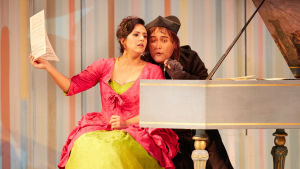 Rosina (Daniela Mack) ja Don Alonso/Kreivi Almaviva Rosina (Daniela Mack) ja Don Alonso/Kreivi Almaviva (Javier Camarena)