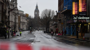 Whitehalll i centrala London dagen efter terrorattacken. Ett avstängt Whitehall i centrala London dagen efter terrorattacken.