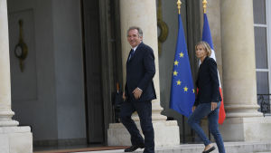 Både justitieminister François Bayrou och Europaminister Marielle de Sarnez lämnar regeringen i likhet med partikamraten försvarsminister Sylvie Goulard Både justitieminister François Bayrou och Europaminister Marielle de Sarnez lämnar regeringen i likhet med partikamraten försvarsminister Sylvie Goulard