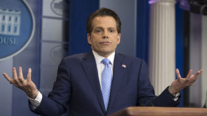 Vita husets kommunikationschef Anthony Scaramucci under presskonferensen efter att Vita husets pressekreterare Sean Spicer sagt upp sig 21.7.2017. Vita husets kommunikationschef under presskonferensen efter att Vita husets pressekreterare Sean Spicer sagt upp sig 21.7.2017.