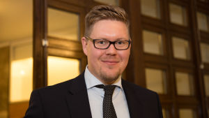 Antti Lindtman verkar har vind i seglet för att bli statsminister. Antti Lindtman kansanedustaja eduskunta