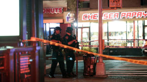 Myndigheterna har utrymt området där explosionen inträffade. En explosion har inträffat på Manhattan