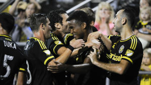 Columbus Crew gick från toppen till botten på ett år. Ola Kamara firar mål med lagkamraterna i Columbus Crew, hösten 2016.