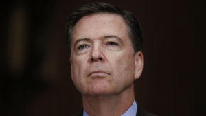 Mueller har också rätt att utreda Trumps beslut att sparka FBI-chefen James Comey som efterträdde Mueller i FBI James Comey.
