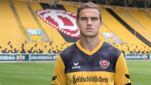 Eero Markkanen i Dynamo Dresdens tröja. Eero Markkanen är redan på plats i Dresden och nya klubben Dynamo.