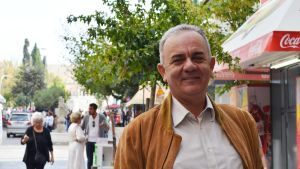 Sotiris Bletsas kämpar för arumänernas rättigheter i Grekland. Sotiris Bletsas är en arumänsk aktivist.