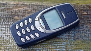 Nokia 3310 lanserades år 2000 En Nokia 3310-mobiltelefon. Modellen lanserades år 2000.