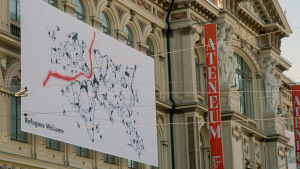 I mars 2017, samtidigt som kulturbranschen gick ut med ett ställningstagande om att respektera asylsökandens mänskliga rättigheter, lät Ateneum hänga upp den här banderollen på fasaden. Bilden är av graffitikonstnären EGS verk "Europe’s Greatest Shame #11". Banderollen bekostades med privata medel. Ateneum