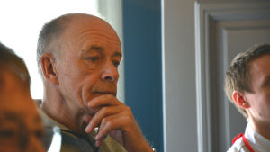 Harry Roos säger att braxen i fiskpinnar och färsbiffar är populärt bland skolbarn. Harry Roos