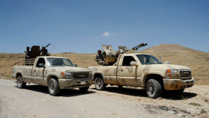 En stor del av den syriska armén är idag dåligt utrustad och utbildad. Få elitförband utgör tillsammans med utländska styrkor de slagkraftigaste delarna av regimens vapenmakt. Syriska regeringsstyrkor och hizbollah-soldater vid gränsen mellan Syrien och Libanon.