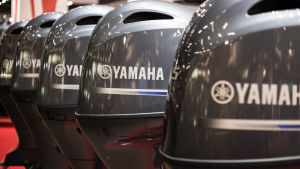 Nya utombordsmotorer kan vara svåra att få tag på, säger österbottniska försäljare. Yamaha utombordare