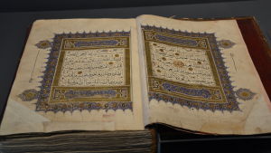 Koraani istanbulilaisessa museossa Koraani istanbulilaisessa museossa