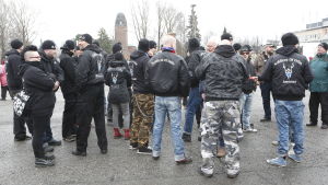 Medlemmar i Soldiers of Odin. Itsenäinen Suomis demonstration i Joensuu 2 april 2016