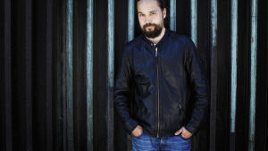 Kirjailija ja dramaturgi Jukka Viikilä
