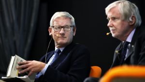 Carl Bildt och Erkki Tuomioja på Hanaholmen i Esbo 2.5.2017. Carl Bildt och Erkki Tuomioja