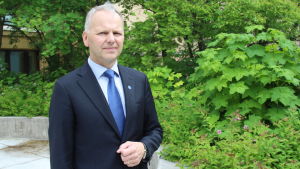Jord - och skogsbruksminister Jari Leppä har tre veckor på sig att svara på spörsmålet. Jari Leppä Maa-ja metsätalousministeri